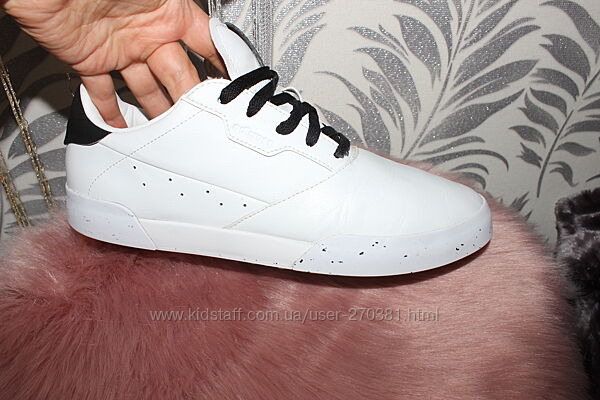 Adidas кросівки 27.9 см устілка