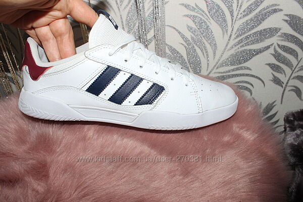 Adidas кросівки 28 см устілка