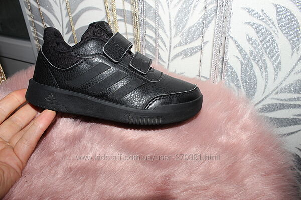 Adidas кросівки 18.5 см устілка