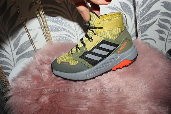 Adidas ботінки 18.5 см устілка