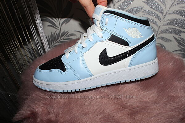 Nike кросівки 24.6 см устілка